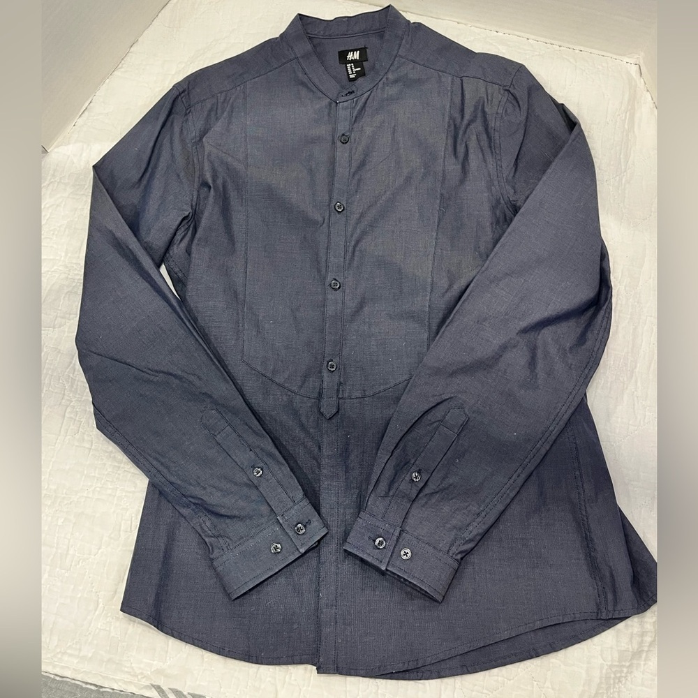 H&M Men’s button up long sleeve shirt Sz M